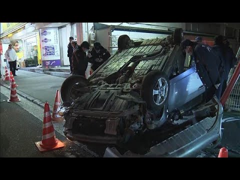 杉並区の環七で車の横転事故　事故を起こした車に乗る2人は逃走　警視庁(2026年1月20日) サムネイル