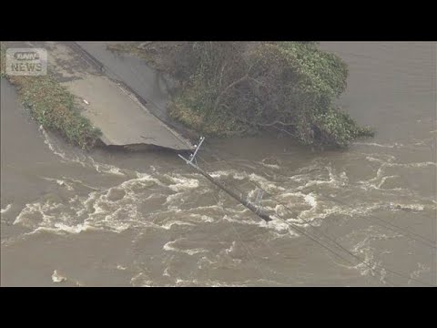 台風25号で千葉県各地が冠水 印旛沼の堤防で道路が決壊、救助隊が安否確認