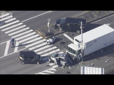 6台が絡む事故でトラックの運転手死亡　体調崩したか　千葉・館山市(2025年12月31日) サムネイル