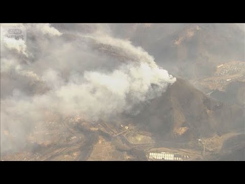 群馬・上野村の山火事　ヘリ3機と消防隊ら79人での消火活動続く(2026年3月22日) サムネイル