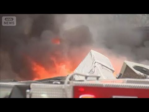 米の高齢者施設でガス爆発か　建物崩れ2人死亡　21人けが(2025年12月24日) サムネイル